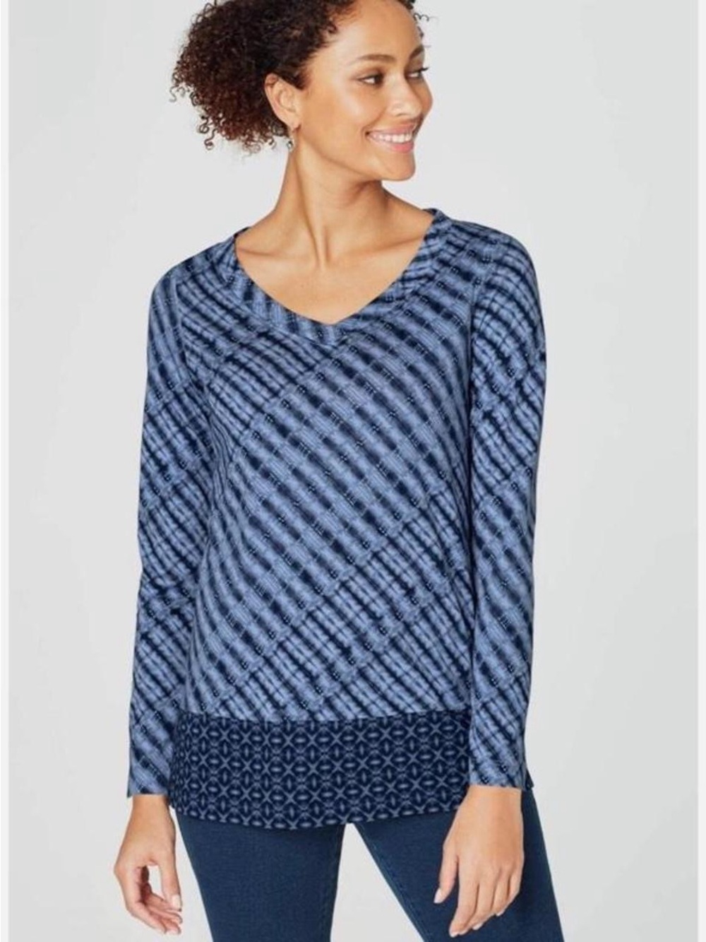 Women's Navy Blue Patterned Long-Sleeve V-Neck Top